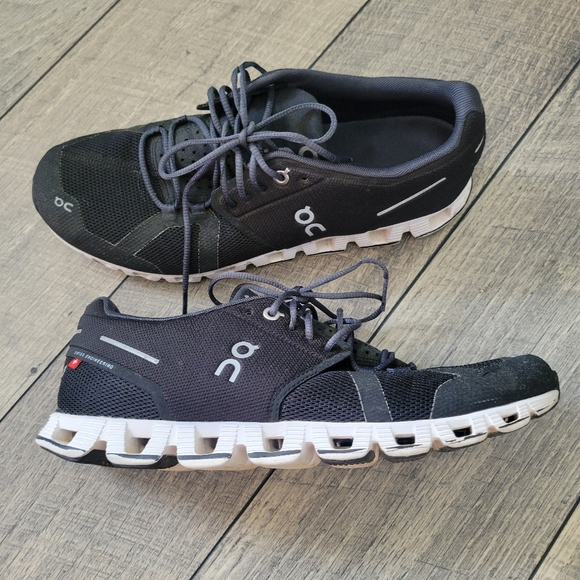 ON Running Cloud 5 Black White Shoes Sneaker Woman's Sz 9.5 - Picture 11 of 11